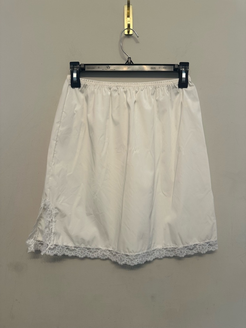 True Vintage 70’s Ohrbach’s White Lace Trim Short Half Slip Size Large - Picture 5 of 5
